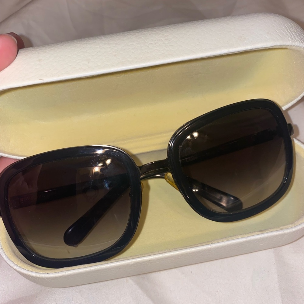 Chloe women sunglasses lightly used , no scratches